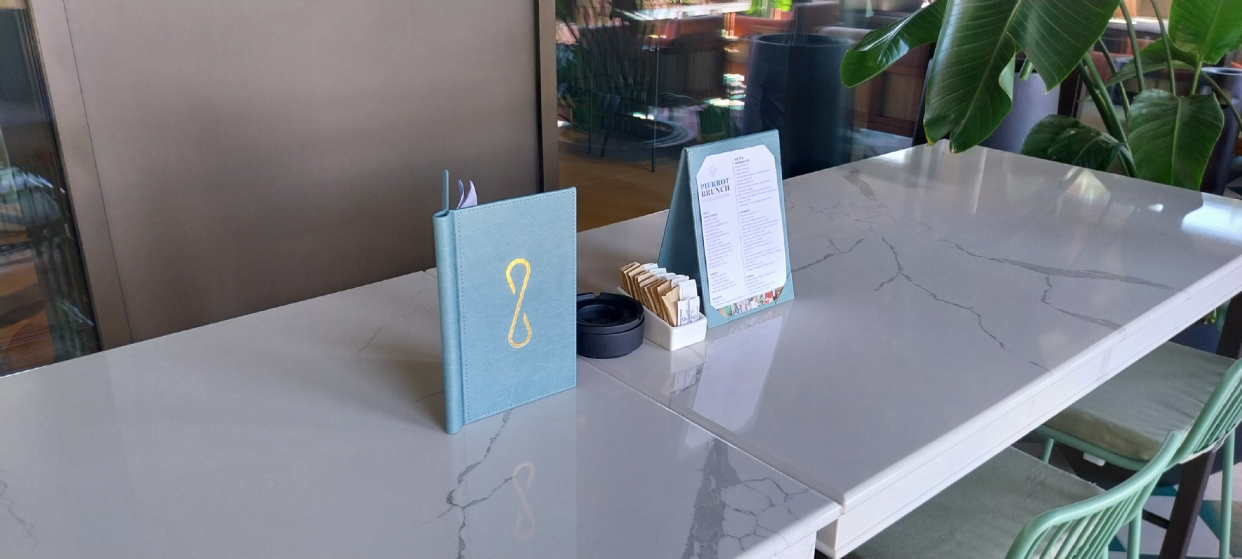 Jelovnici, vinske karte, cjenici, etui, rezervirano