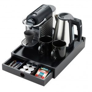 Kuhala za vodu i poslužavnici