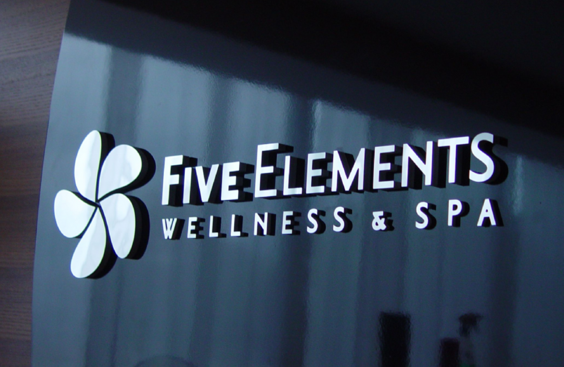 IZRADA HOTELSKE I POSLOVNE SIGNALIZACIJE